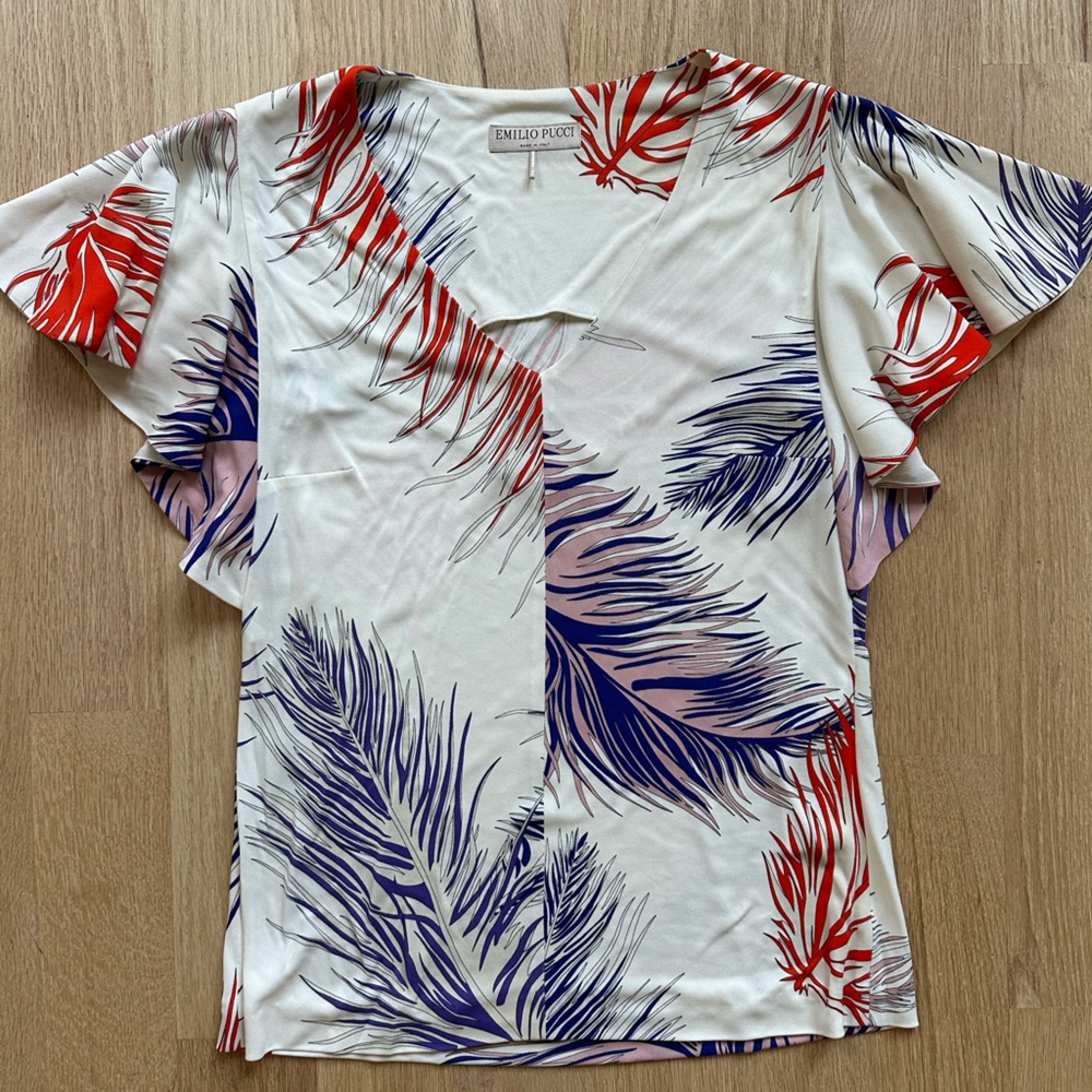 Emilio Pucci Flutter Sleeve Cream Blouse, US size 4. Excellent condition